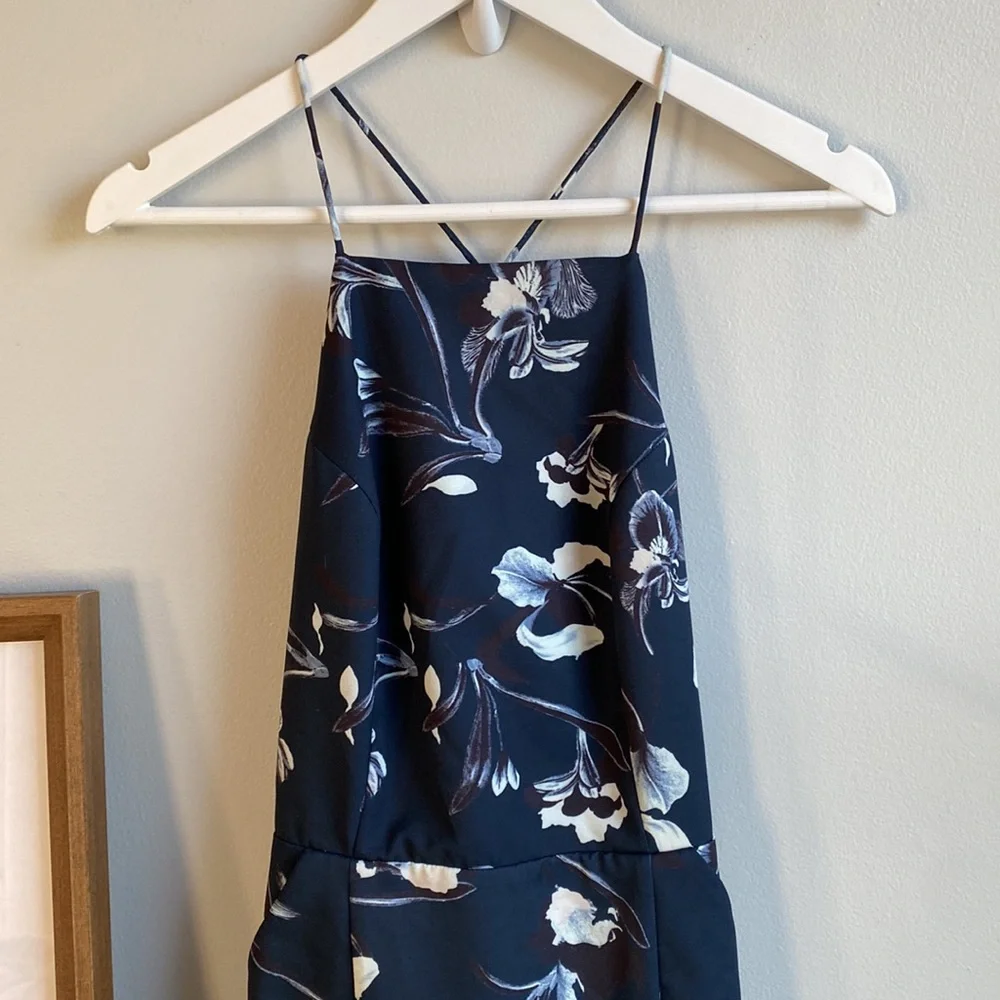 Airlie Isolla Bella Halter Midi Dress - Picture 2 of 11